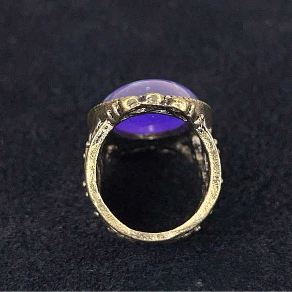 Purple Filigree Cocktail Ring Goth Retro Costume 6.5-7 Ornate Party - Picture 3 of 9